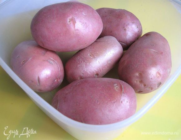  Лучше взять крупный картофель ( у меня - сорт  «Шерри»), выращенный   с любовью  в Тверской области.