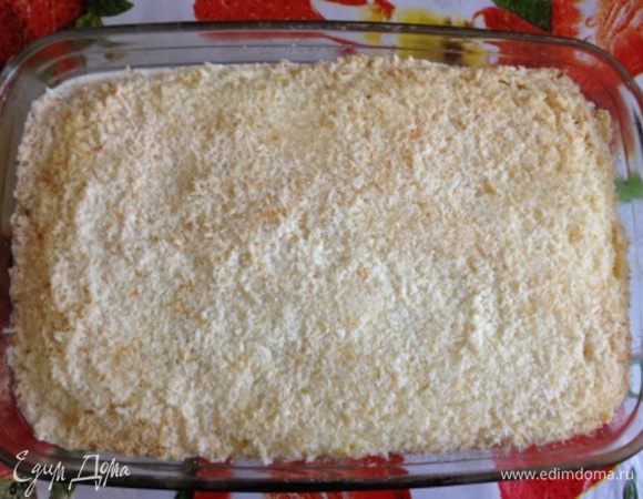 Горячий пирог равномерно залить сливками! 