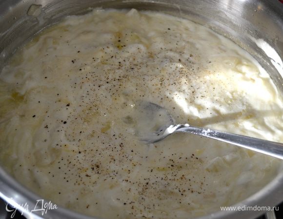 Посолить и поперчить по вкусу и снять с огня.