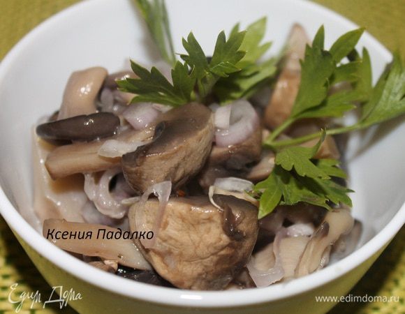 Потом накладываем в тарелочку, добавляем лучок и маслице, перемешиваем и наслаждаемся. Приятного аппетита!!!