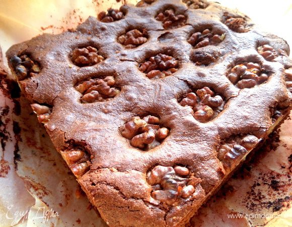 Делала поздно вечером...,вот к утру его уже покромсали...на пробу)))