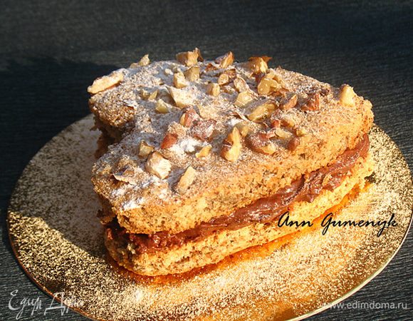 Сверху посыпать сахарной пудрой. Перед подачей охладить. 