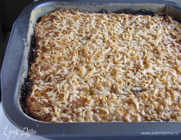 Выпекать в разогретой до 190 град. духовке 1-1час 20 минут. Готовый пирог немного остудить.