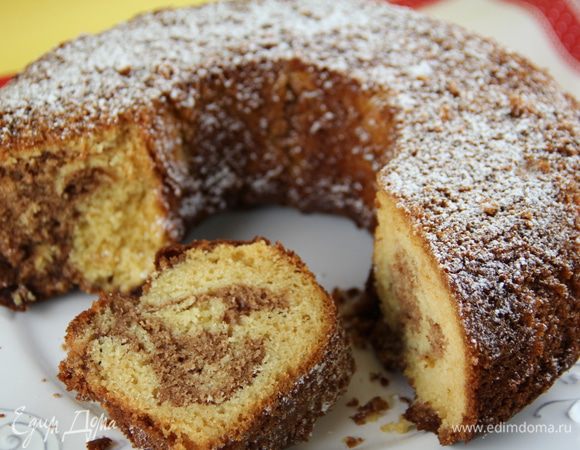 Остужаем кекс. Вынимаем его из формы и подаем. Приятного аппетита))