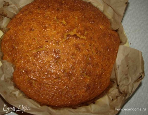 Готовый пирог достаем из духовки. Даем остыть