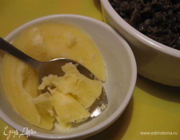 Неплохо подать с топленым маслом. Сделала по рецепту Ирады http://www.edimdoma.ru/retsepty/21064-eridilmish-kyare-yagy-toplennoe-slivochnoe-maslo Спасибо ей большое. Извините за некоторые фото, снятые вечером.

