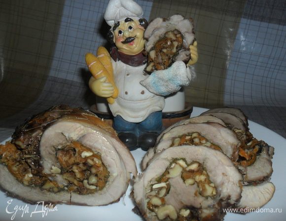 Перекладываем в противень и в разогретую до 180 С духовку на 1,5 часа. Вынимаем, снимаем фольгу и даем остыть. Разрезаем и наслаждаемся. Угощайтесь и Вы!!!