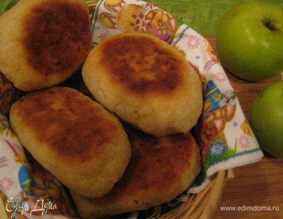 Из указанных ингредиентов получается 17 пирожков. 
Приятного аппетита!