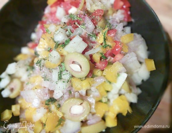 У меня оливки начиненные миндалём. К сожалению такого ингредиента не нашлось в списке. 