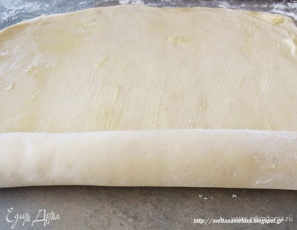 Сворачиваем листы в рулет.