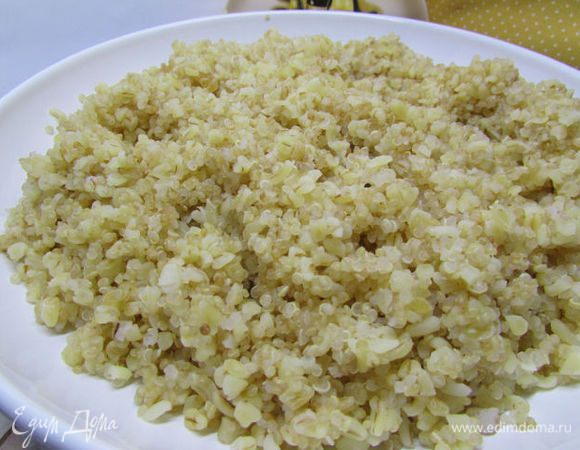 Отварить смесь в подсоленной воде, примерно 15 минут, до готовности. Остудить.