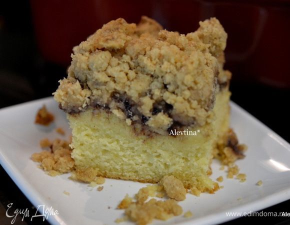 Готовый кекс слегка остудим. По желанию посыпаем сахарной пудрой. Разрезаем по порциям и подаем к столу теплым. Кофейные кексы могут хранится до 5 дней при комнатной тем-ре.
