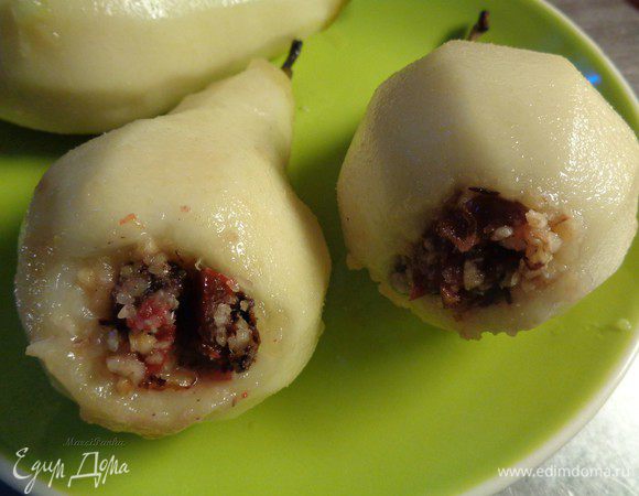 Нафаршировать груши смесью.