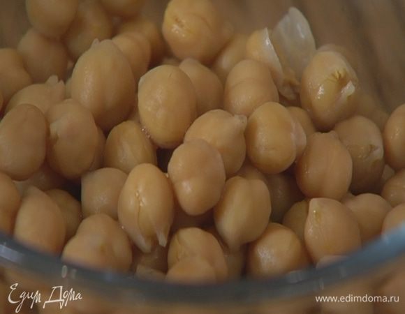 Нут предварительно замочить, а затем отварить.