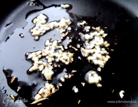 Обжарить на масле.