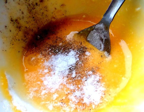 Посолить,поперчить,добавить итальянские травки.