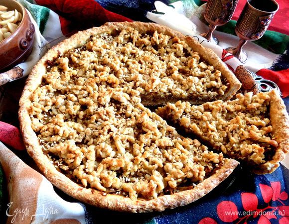 Желательно дать остыть немного,а потом можно отрезать кусочек!