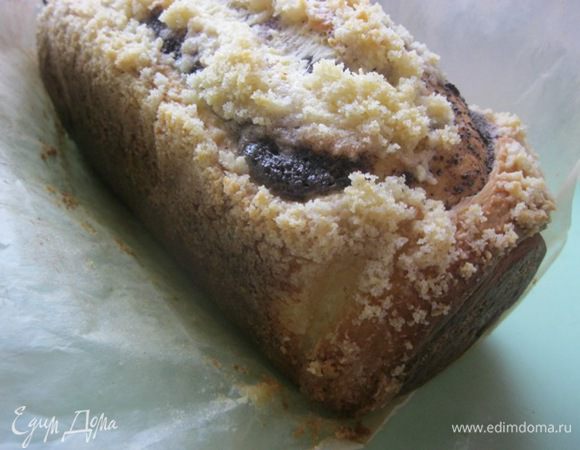 Выпекать рулет в разогретой до 180 С духовке, минут 30-40 ( в зависимости от Вашей духовки).