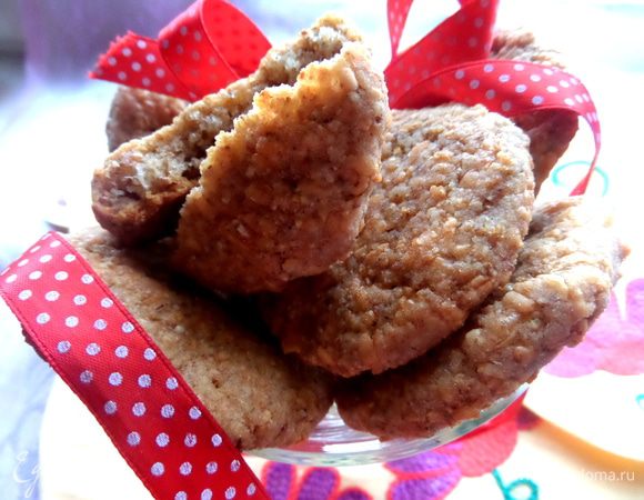 Структура как у советского овсяного печенья и тонкий сырно-ореховый аромат! Любителям несладкой выпечки понравится!