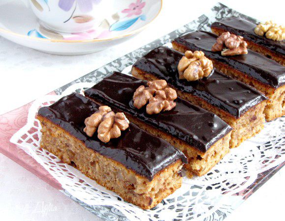 Разрезать на кусочки и подавать к чаю!