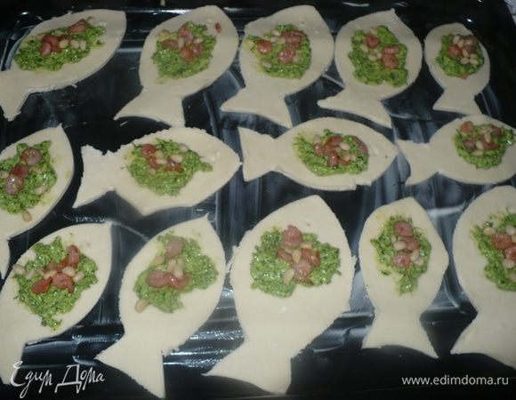 Все выложили, теперь выпекать при 180гр. 10мин.