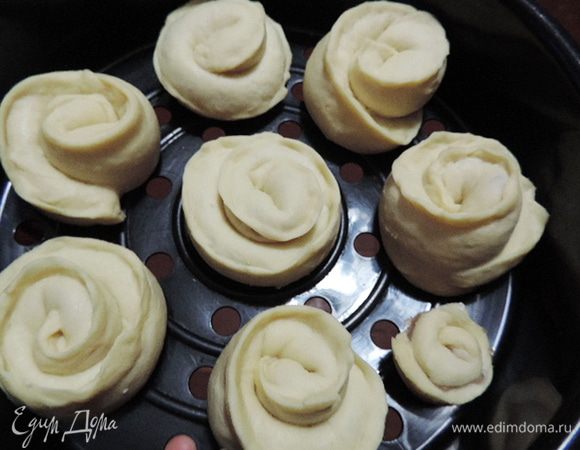 Выкладываем наших "улиток" в пароварку. Готовим на пару 20 минут.