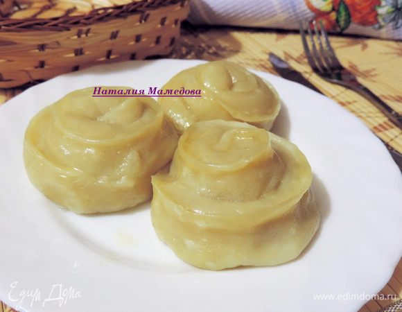 Готовых "улиток" вынимаем и щедро смазываем кусочком сливочного масла (можете полить растопленным). Подаем к столу сразу же.
Приятного аппетита!!!