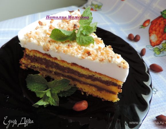 Фото целого торта не сохранилось для истории. Зато я принесла вам аппетитный кусочек. 