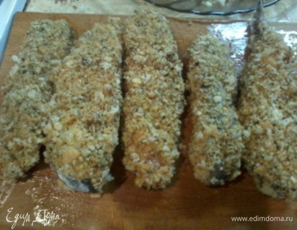 Затем в панировку, и дать рыбке постоять минут 5, чтобы панировка успела закрепиться.