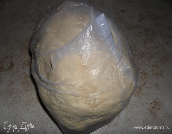 Завернуть в пленку и убрать в холодильник.