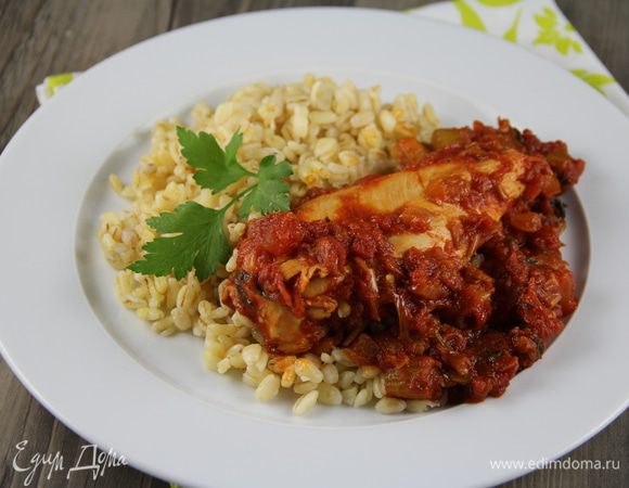 Подаем сразу с гарниром по Вашему вкусу, например, с пастой или рисом. У меня был булгур. Приятного аппетита)