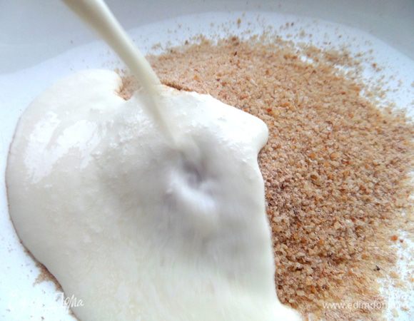 Заливаем кефиром или любой кисломолочкой!