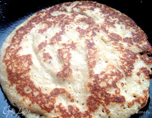 Осторожно переворачиваем...,лучше широкой лопаткой!