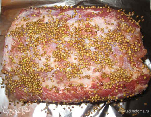 Солим, добавляем кориандр или другие любимые специи.