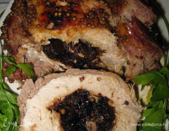 Для того чтобы буженину легко и тонко можно было нарезать, она должна остыть. Горячая и теплая тоже очень вкусно!
Приятного аппетита! 