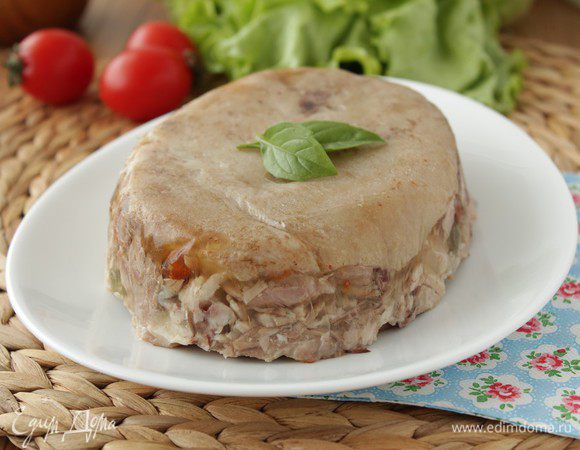 Террин залить бульоном и отправить в холодильник застывать. 