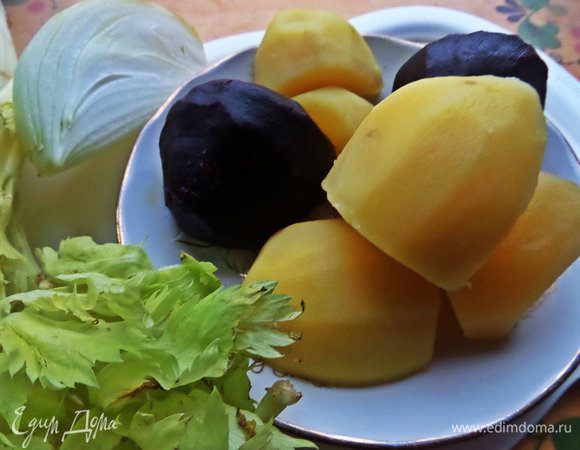 Овощи отварить заранее.