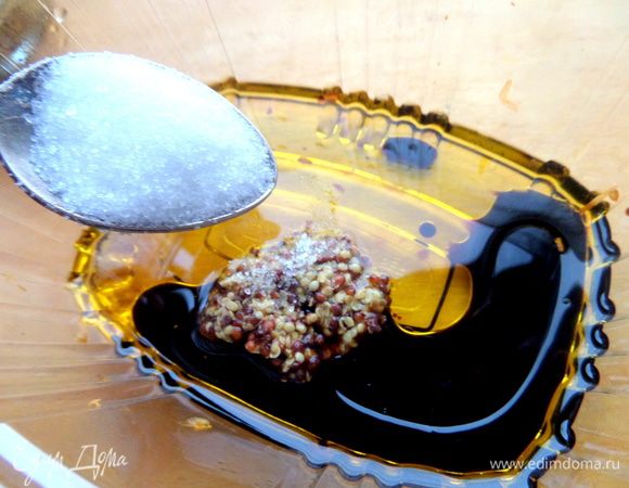 Сахар, соль, перец... Смешиваем.