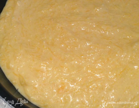 Переложить в форму для выпечки.
Выпекать 35 минут при 180* + 5 минут при 200*.