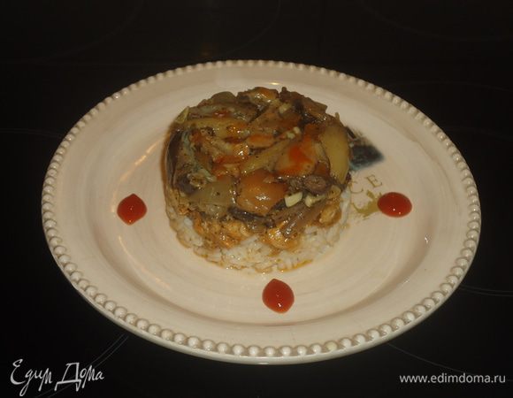 1 луковицу чистим и режем мелким кубиком.