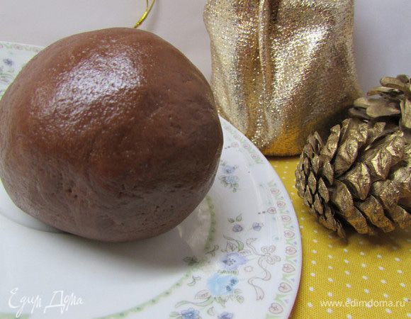 Замесить шоколадное тесто.