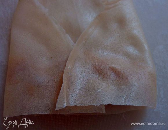 Завернуть края. 