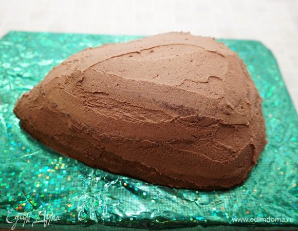  Остальные коржи и верх торта просто промазать кремом.  