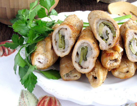 Наши рулетики готовы! Подаем  горячими  с любимым гарниром.)))