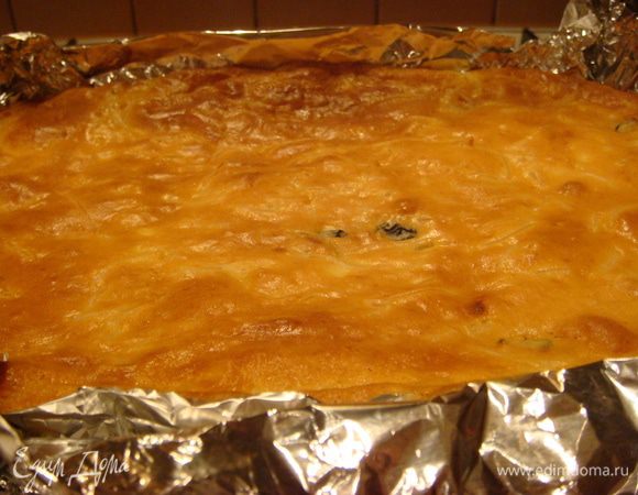 Выпекать в духовке 45 минут до золотистого цвета.