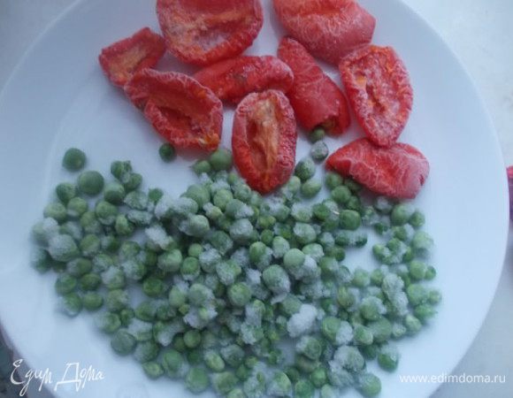 Тем временем разморозим овощи,или используем свежие.