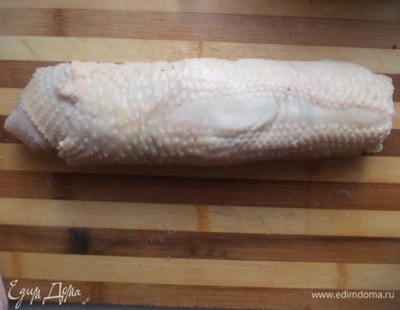 Свернуть рулетом плотненько.