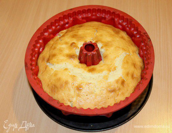 И выпекать мин 45-50 , до сухой спички.