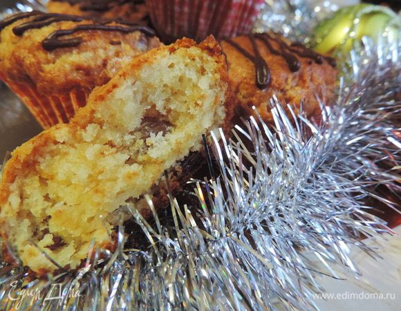 Выпекаем в разогретой до 180 градусов духовке примерно 25-30 минут. Ориентируйтесь по своей духовке. Готовность можно проверить деревянной шпажкой.