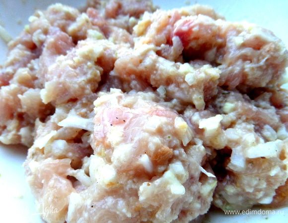 Вымешиваем тщательно мягкий фарш.